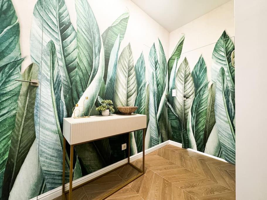 Balcony & Parking, Modern Elegant Apartment! Near Tram Wroclaw Exterior photo