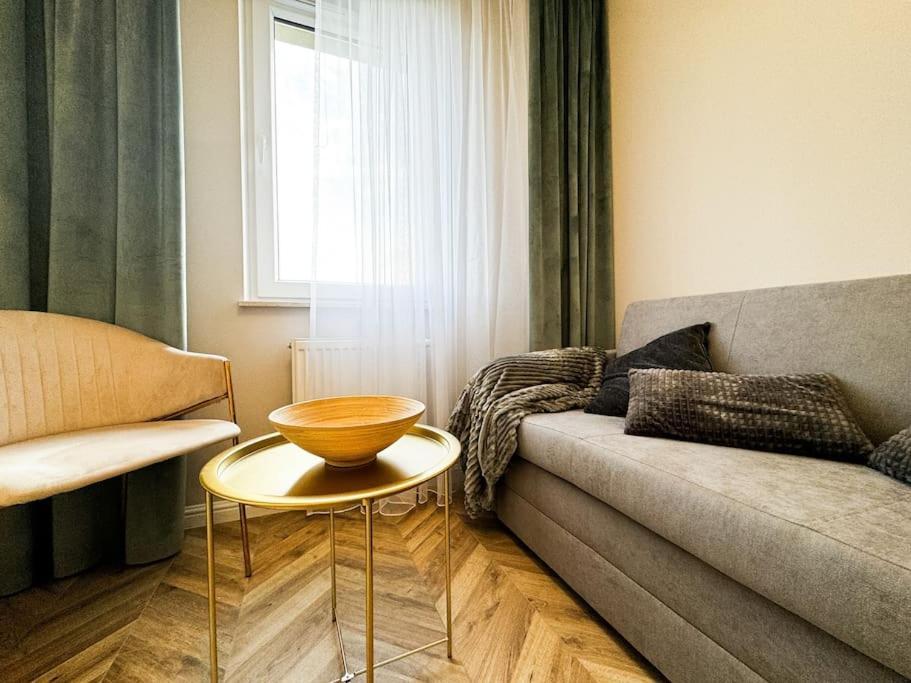 Balcony & Parking, Modern Elegant Apartment! Near Tram Wroclaw Exterior photo