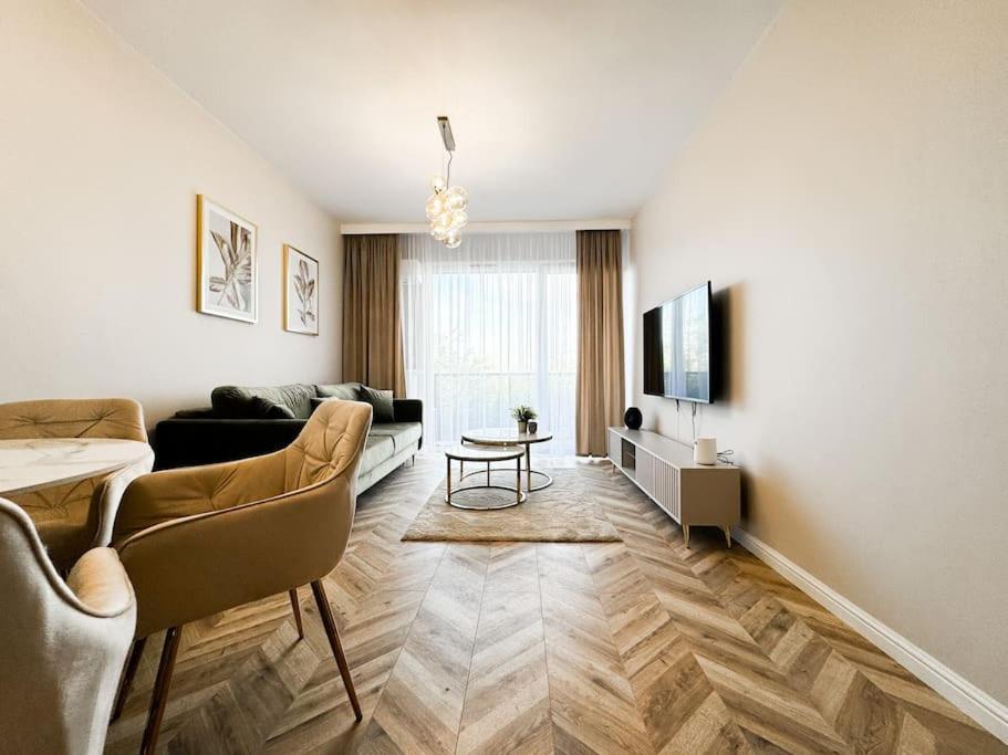 Balcony & Parking, Modern Elegant Apartment! Near Tram Wroclaw Exterior photo
